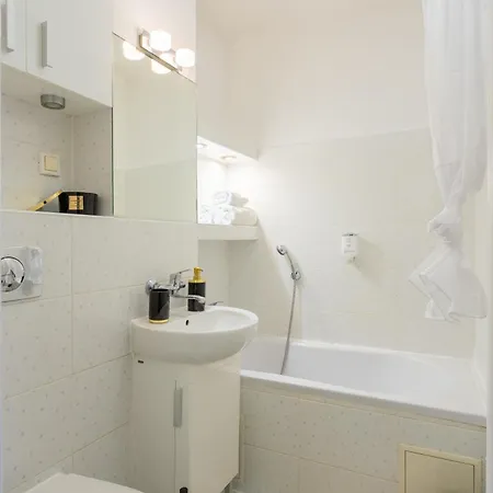 Golden In - Browary Warszawskie - Zelazna Apartment Warsaw